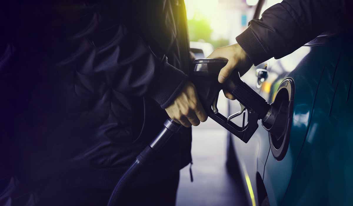 Preço da gasolina sofre mudanças e pode cair R$ 0,40 nas bombas.